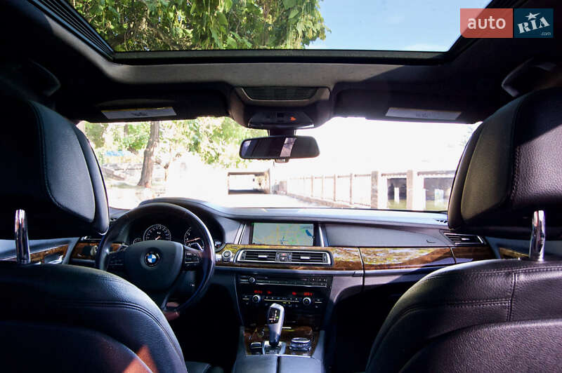 Седан BMW 7 Series 2015 в Кропивницькому