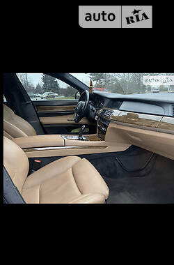 Седан BMW 7 Series 2010 в Кропивницком