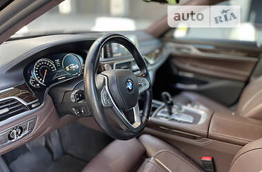 Седан BMW 7 Series 2017 в Киеве