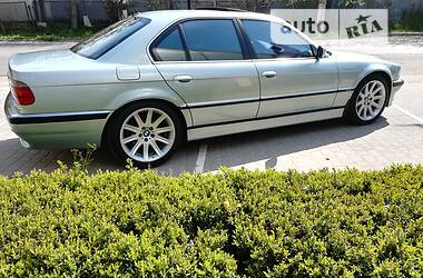 Седан BMW 7 Series 2001 в Запоріжжі