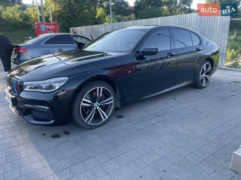 Седан BMW 7 Series 2015 в Ужгороде