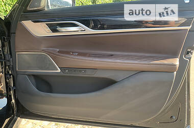 Седан BMW 7 Series 2022 в 