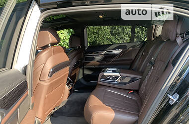 Седан BMW 7 Series 2022 в 