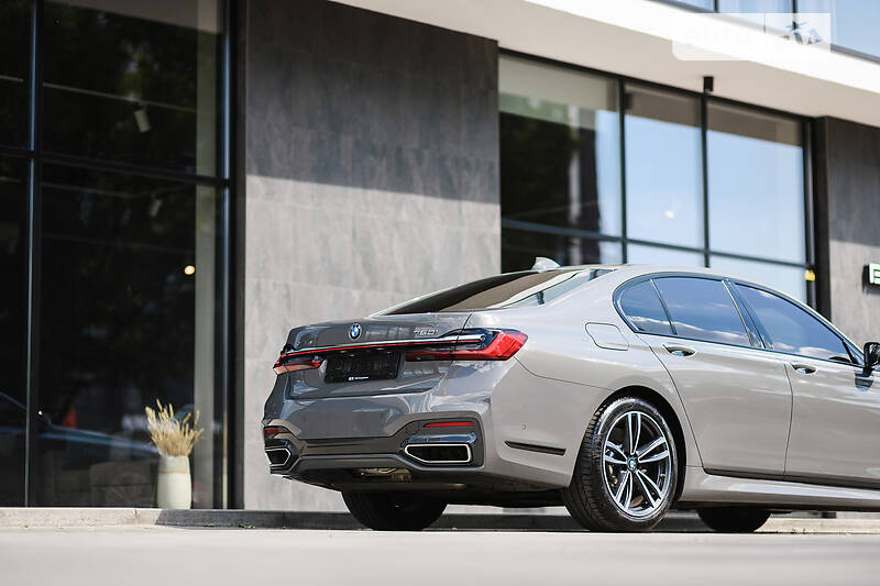 Седан BMW 7 Series 2021 в Ужгороде