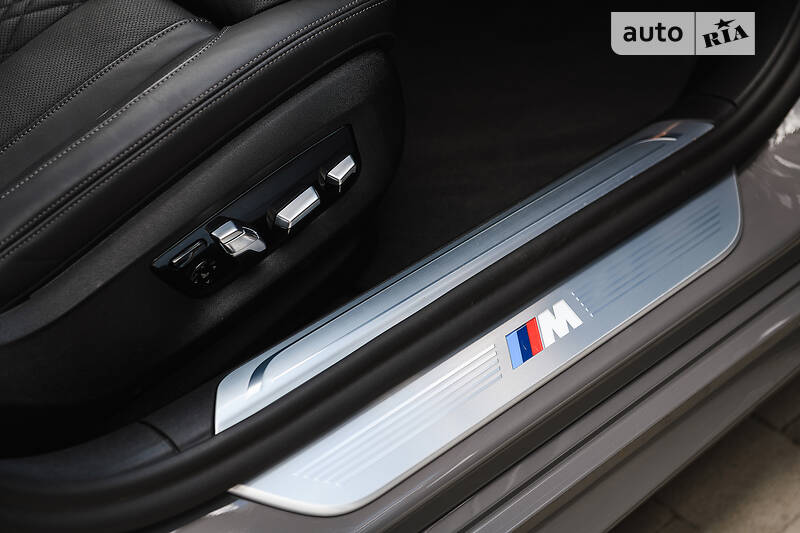Седан BMW 7 Series 2021 в Ужгороде