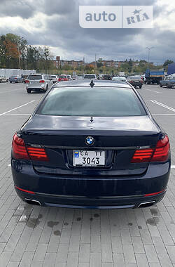 Седан BMW 7 Series 2013 в Умані