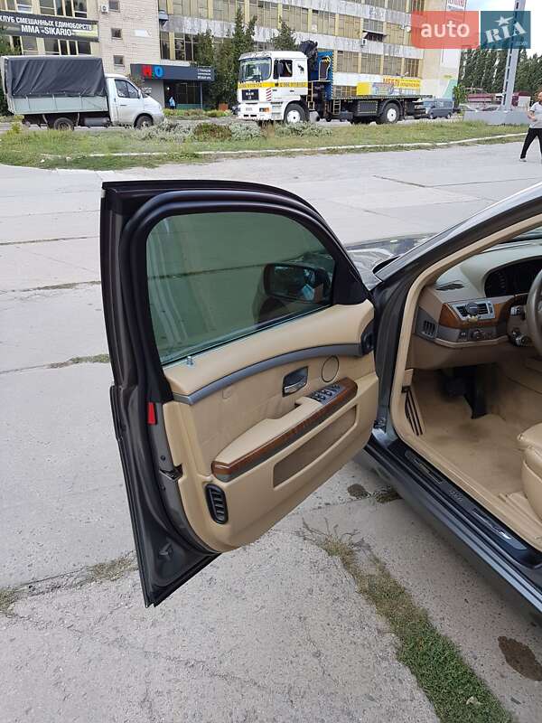 Седан BMW 7 Series 2003 в Новомосковську