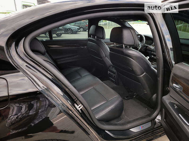 Седан BMW 7 Series 2015 в Нововолынске