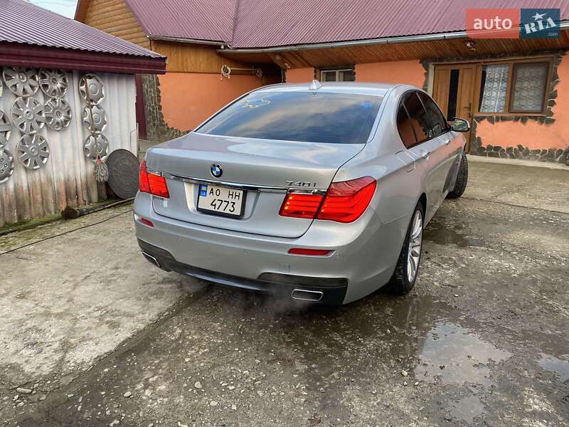 Седан BMW 7 Series 2011 в Рахові