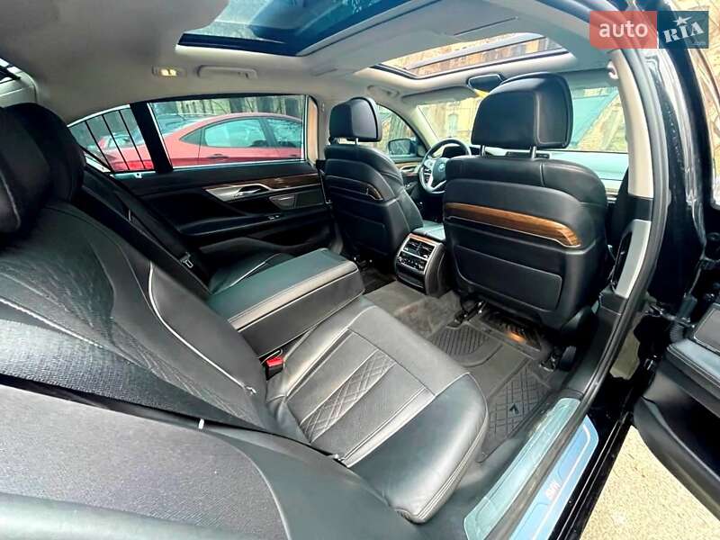 Седан BMW 7 Series 2016 в Киеве