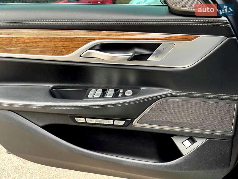 Седан BMW 7 Series 2016 в Киеве