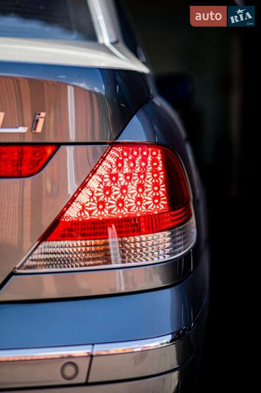 Седан BMW 7 Series 2003 в Новомосковську