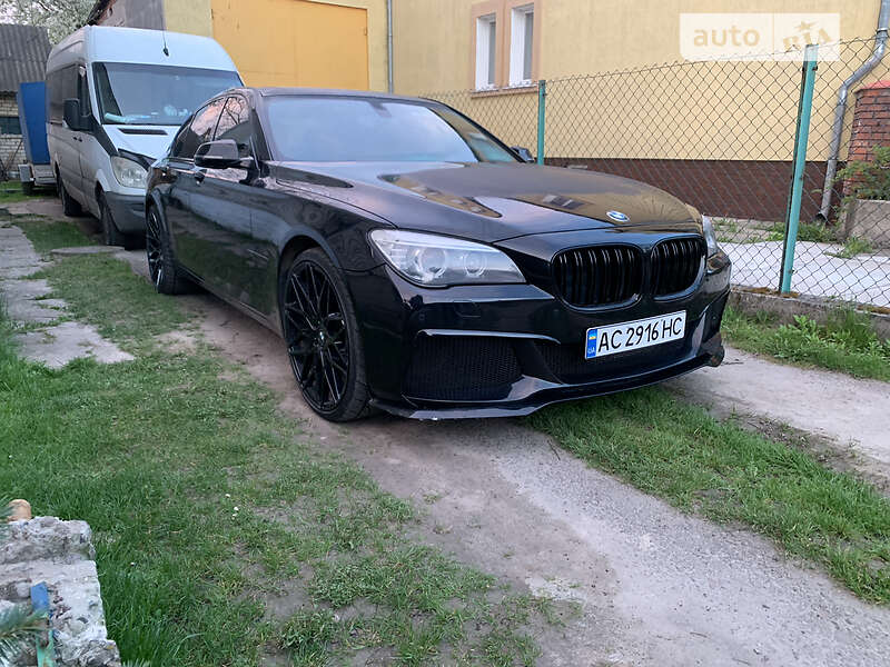 Седан BMW 7 Series 2015 в Нововолынске