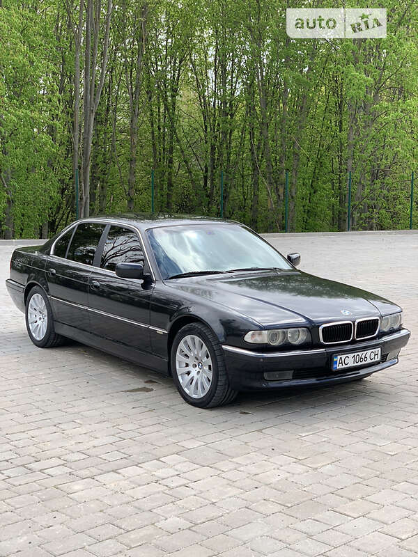 Седан BMW 7 Series 2000 в 