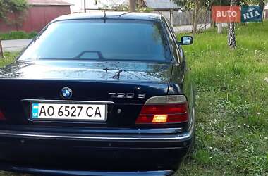 Седан BMW 7 Series 2000 в Тячеве