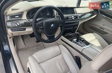 Седан BMW 7 Series 2013 в Ровно