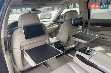 Седан BMW 7 Series 2013 в Ровно