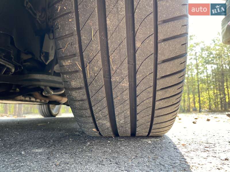 Седан BMW 7 Series 1993 в Киеве