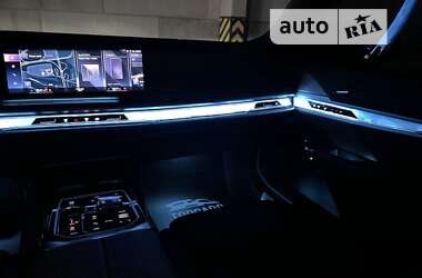 Седан BMW 7 Series 2023 в 