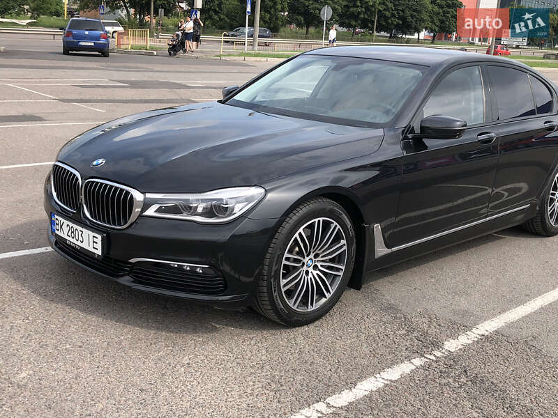 Седан BMW 7 Series 2015 в Рівному