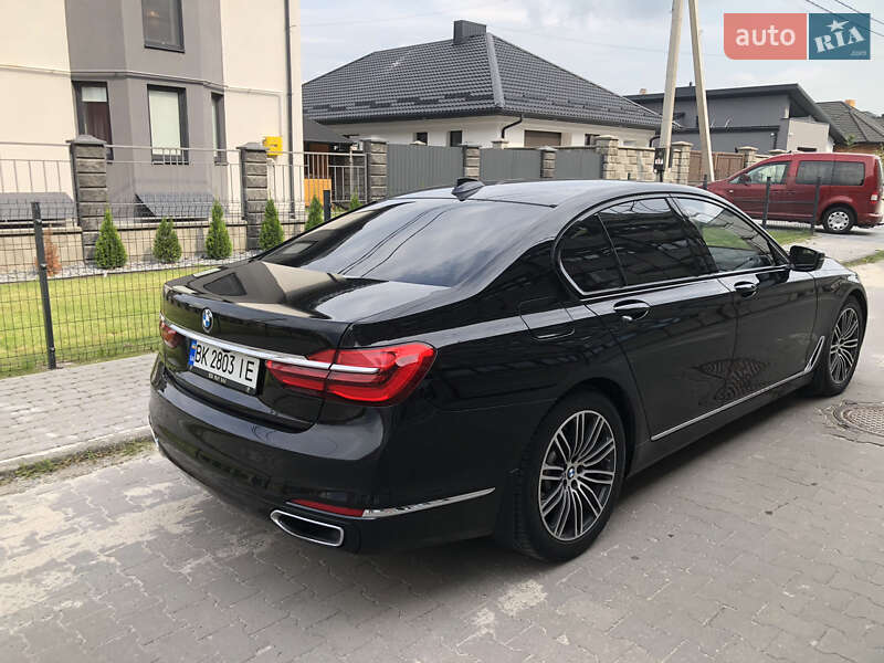 Седан BMW 7 Series 2015 в Рівному