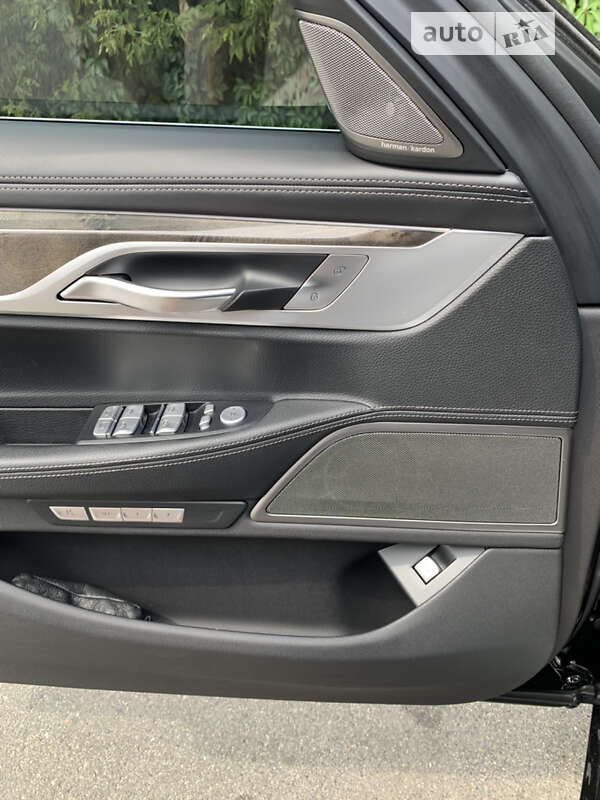 Седан BMW 7 Series 2017 в Киеве