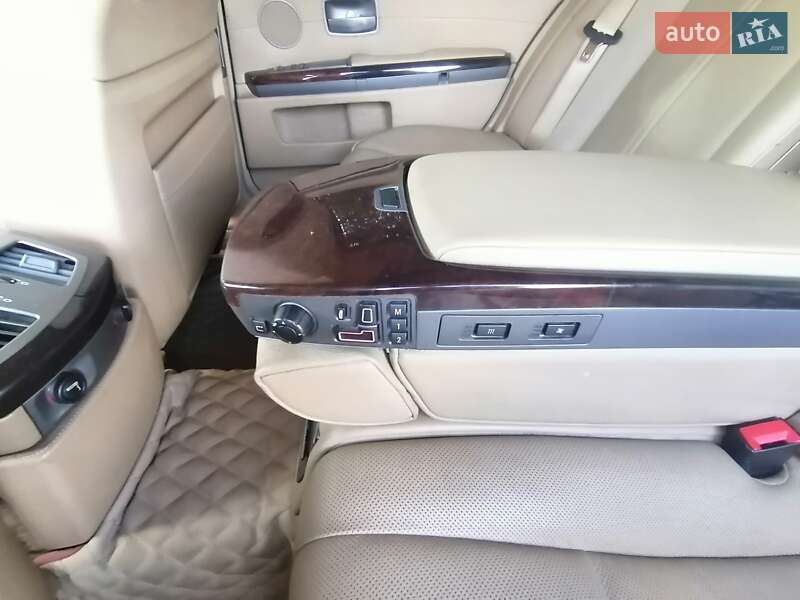 Седан BMW 7 Series 2003 в Ровно