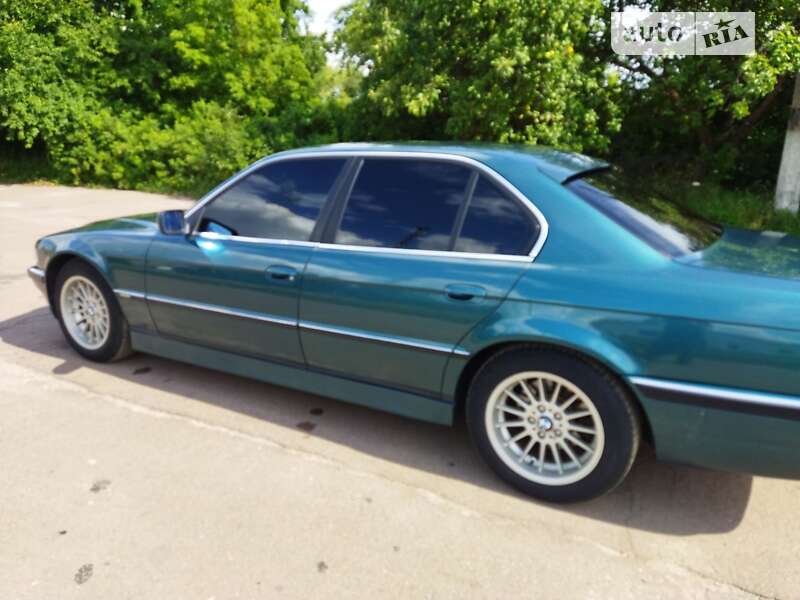 Седан BMW 7 Series 1994 в Олевске