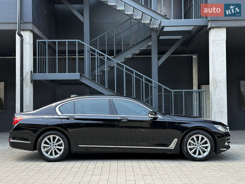 Седан BMW 7 Series 2018 в Львове