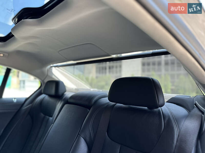 Седан BMW 7 Series 2018 в Львове