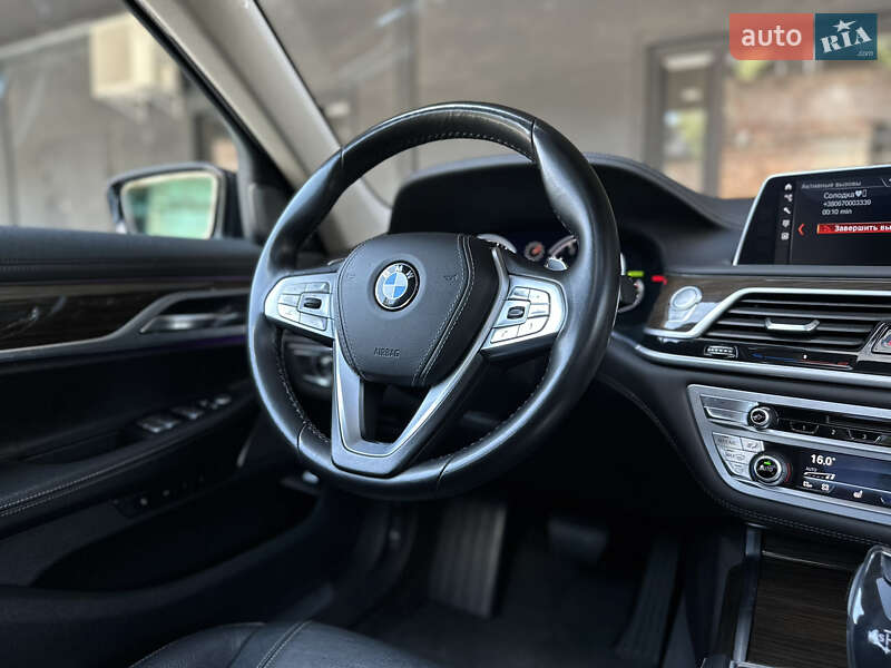 Седан BMW 7 Series 2018 в Львове