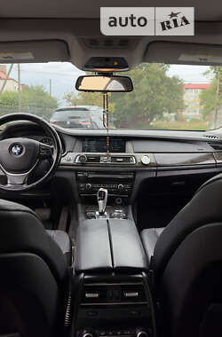 Седан BMW 7 Series 2012 в Львові