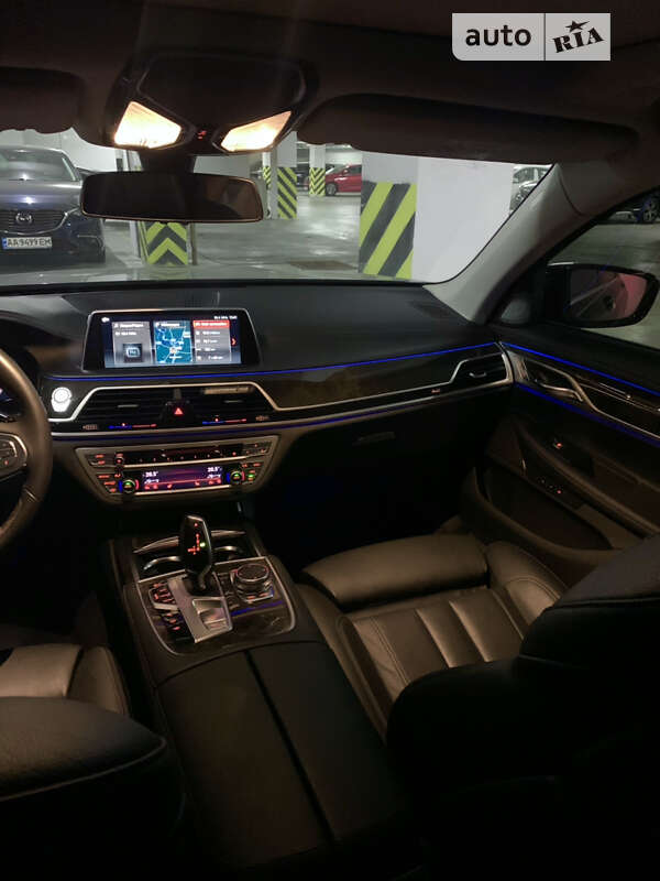 Седан BMW 7 Series 2017 в Киеве