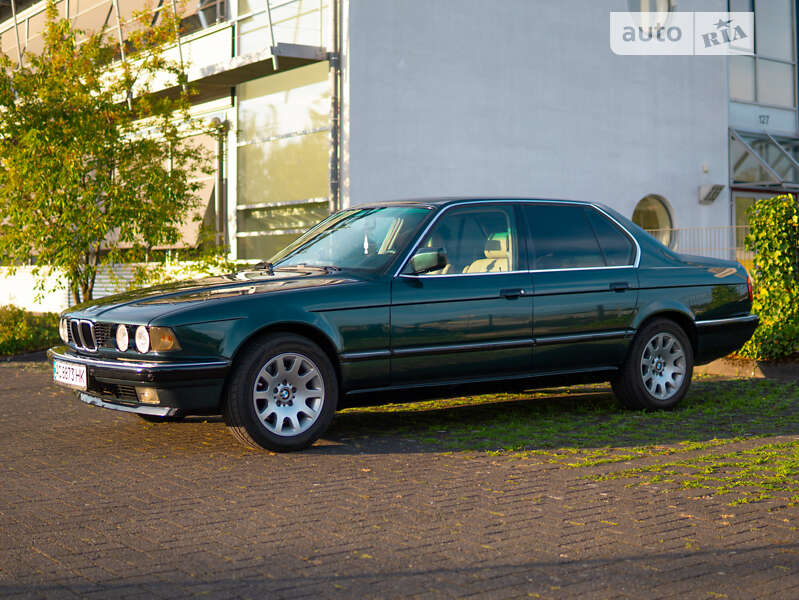 Седан BMW 7 Series 1990 в Луцке