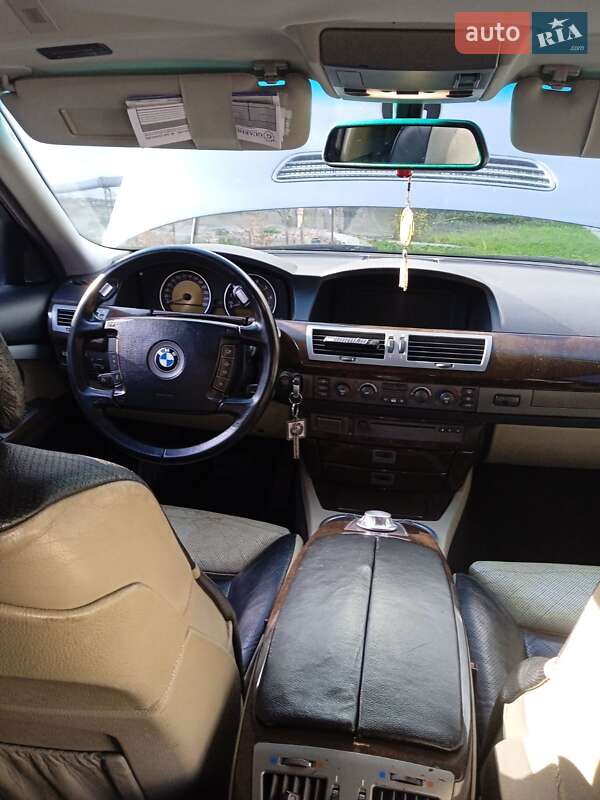 Седан BMW 7 Series 2002 в Львові