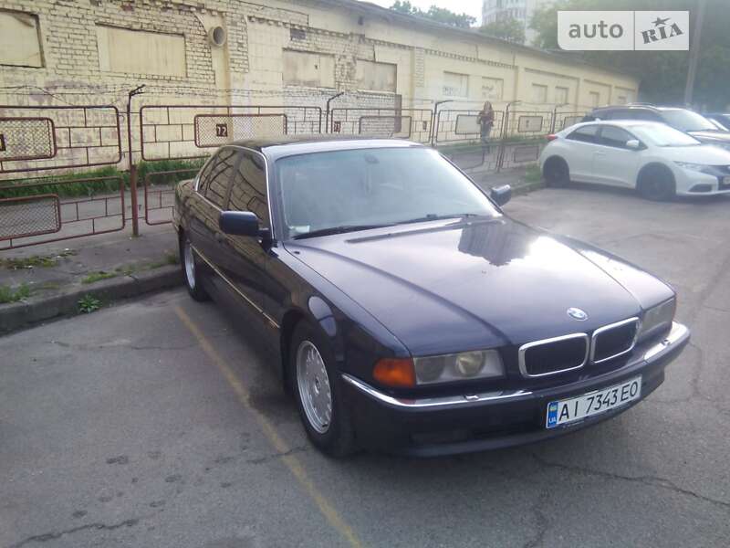 Седан BMW 7 Series 1997 в Киеве