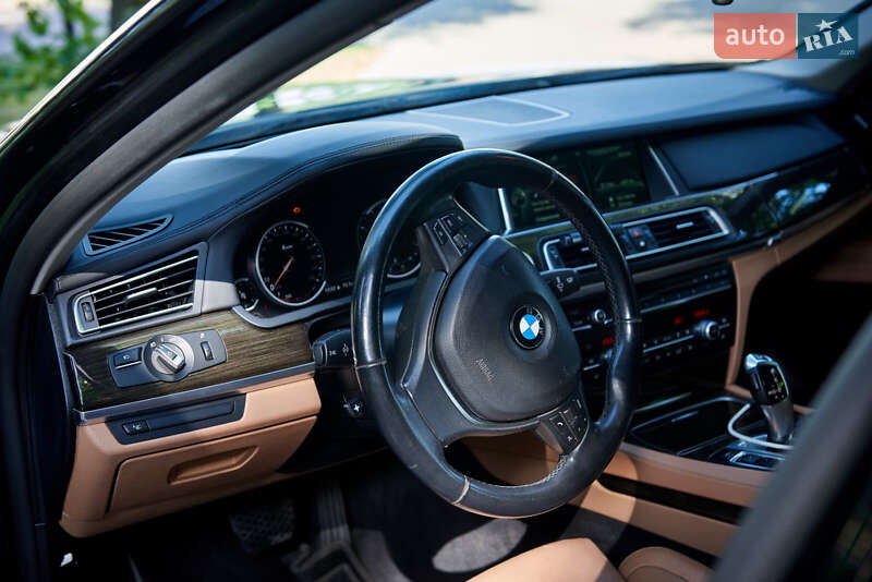 Седан BMW 7 Series 2013 в Києві
