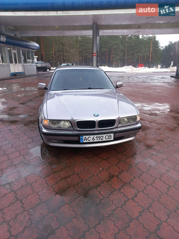 Седан BMW 7 Series 2000 в Маневичах