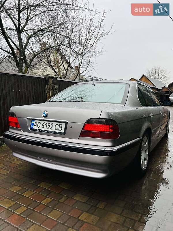 Седан BMW 7 Series 2000 в Маневичах