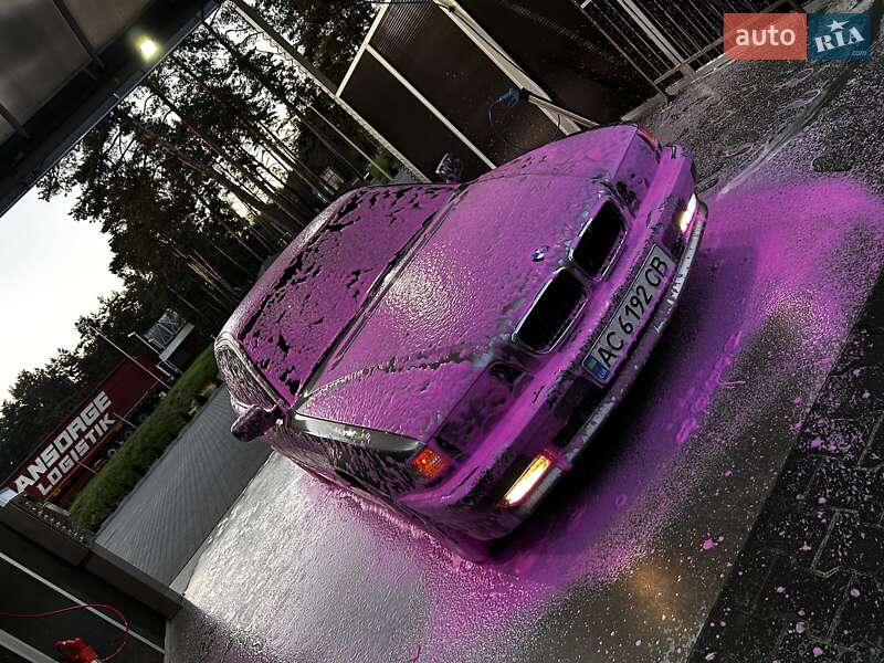 Седан BMW 7 Series 2000 в Маневичах