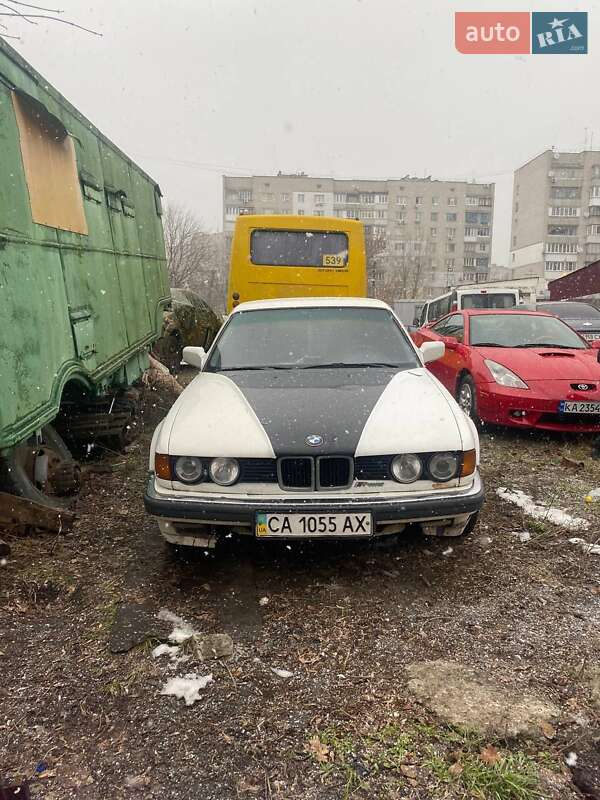 Седан BMW 7 Series 1989 в Киеве