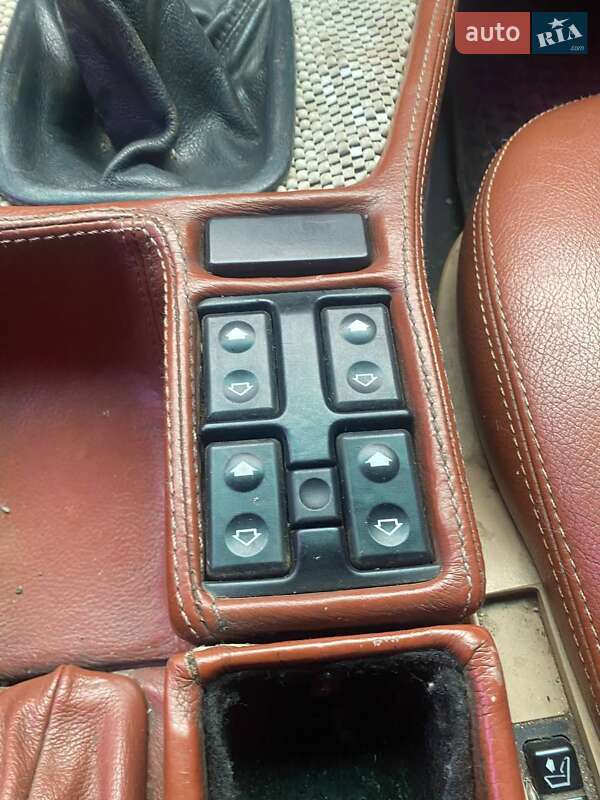 Седан BMW 7 Series 1989 в Киеве