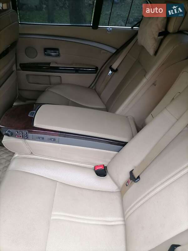 Седан BMW 7 Series 2003 в Ровно