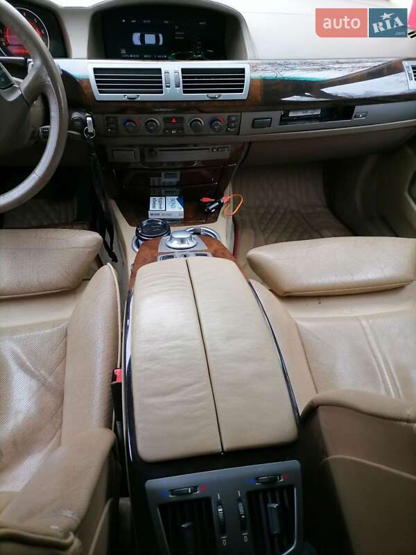 Седан BMW 7 Series 2003 в Ровно