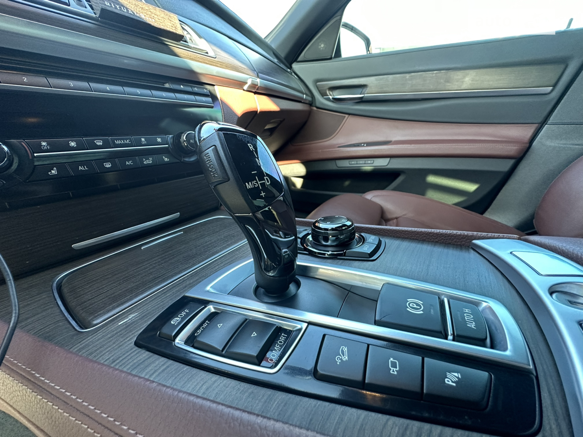 2012 BMW 7er - мініатюра 38