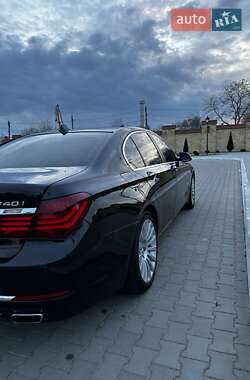 Седан BMW 7 Series 2013 в Измаиле