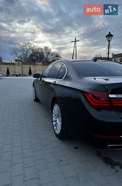 Седан BMW 7 Series 2013 в Измаиле