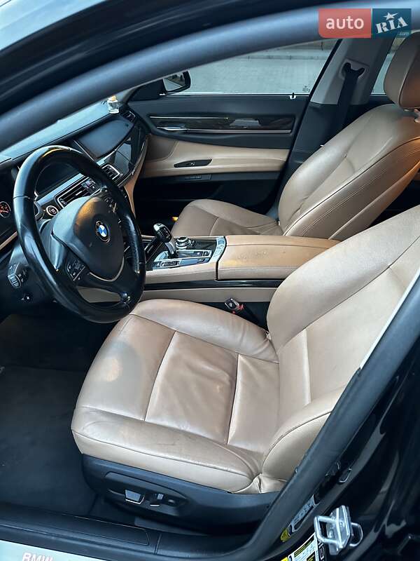 Седан BMW 7 Series 2013 в Измаиле