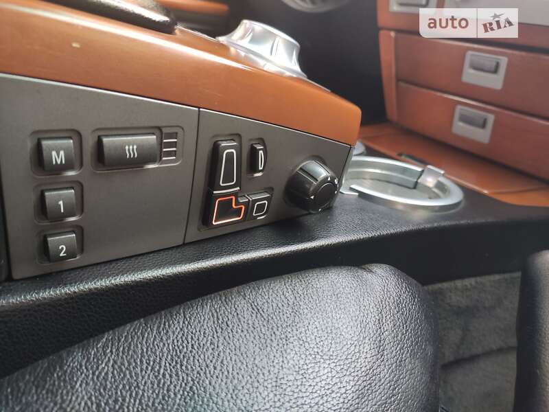 Седан BMW 7 Series 2004 в Романіву