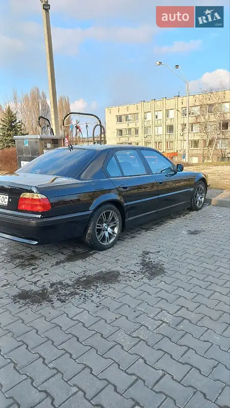 BMW 7 Series 2001